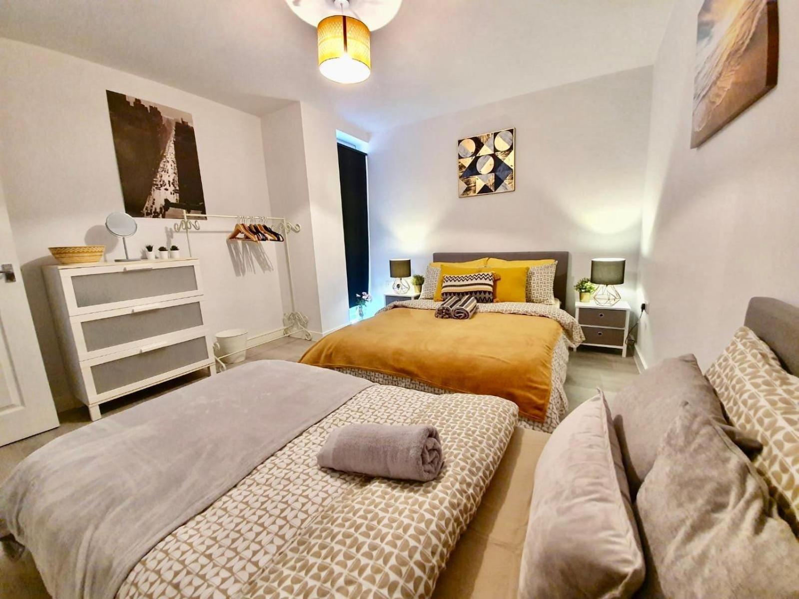 Opp Liverpool - Perfect For Contractors And Travellers, Big Savings Booking 4 Nights Or More!アパートメント 部屋 写真