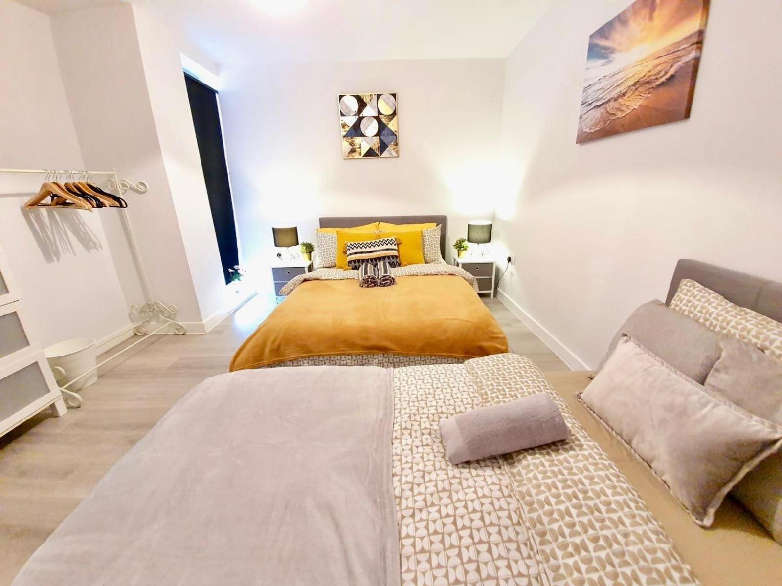 Opp Liverpool - Perfect For Contractors And Travellers, Big Savings Booking 4 Nights Or More!アパートメント 部屋 写真