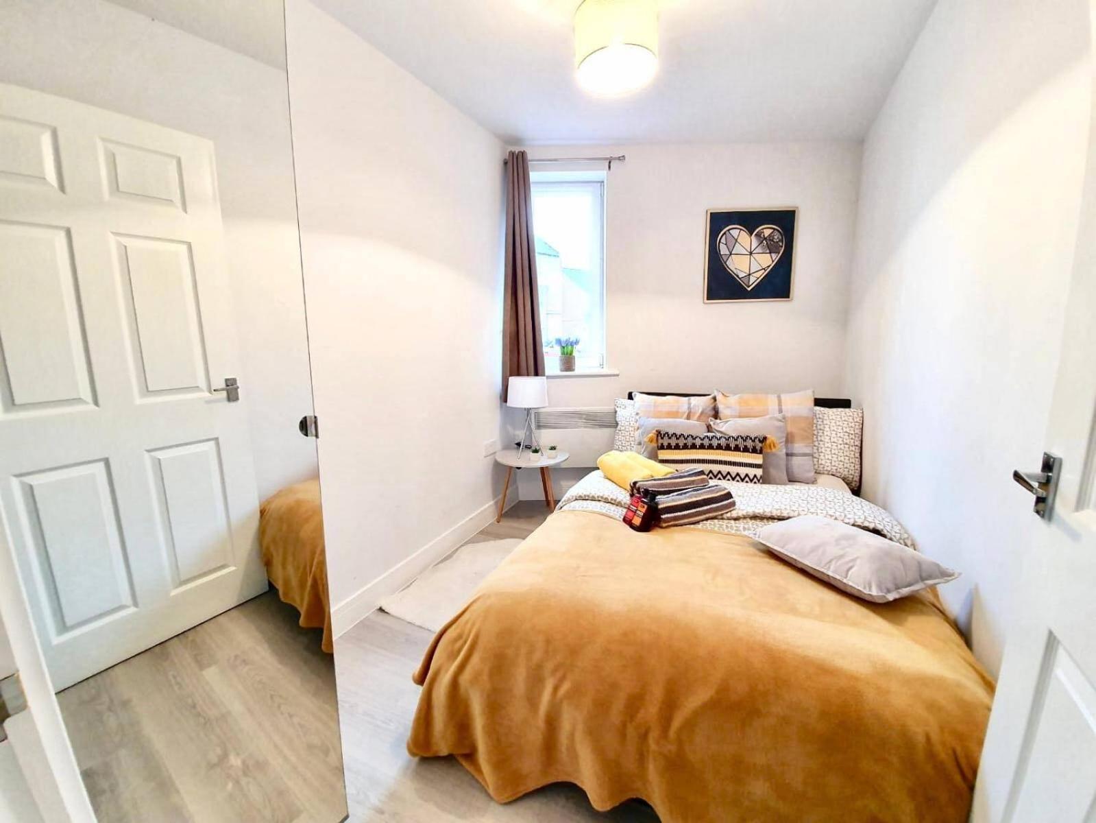 Opp Liverpool - Perfect For Contractors And Travellers, Big Savings Booking 4 Nights Or More!アパートメント 部屋 写真