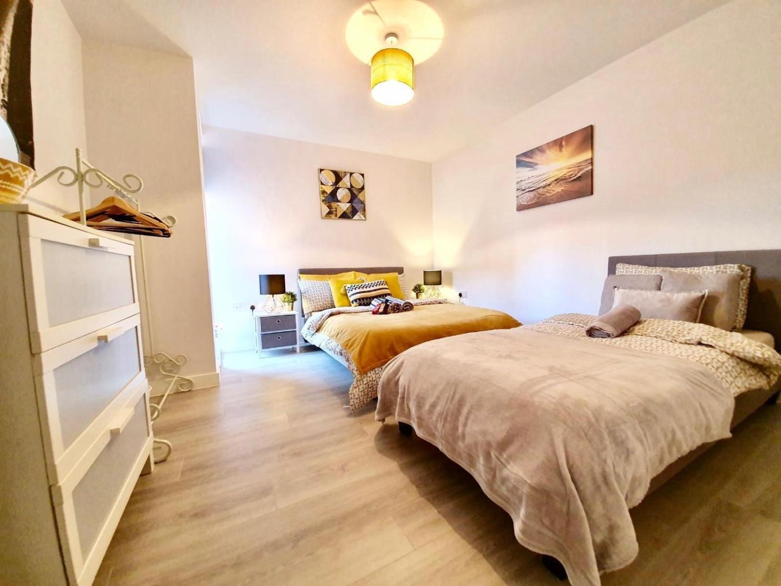 Opp Liverpool - Perfect For Contractors And Travellers, Big Savings Booking 4 Nights Or More!アパートメント 部屋 写真