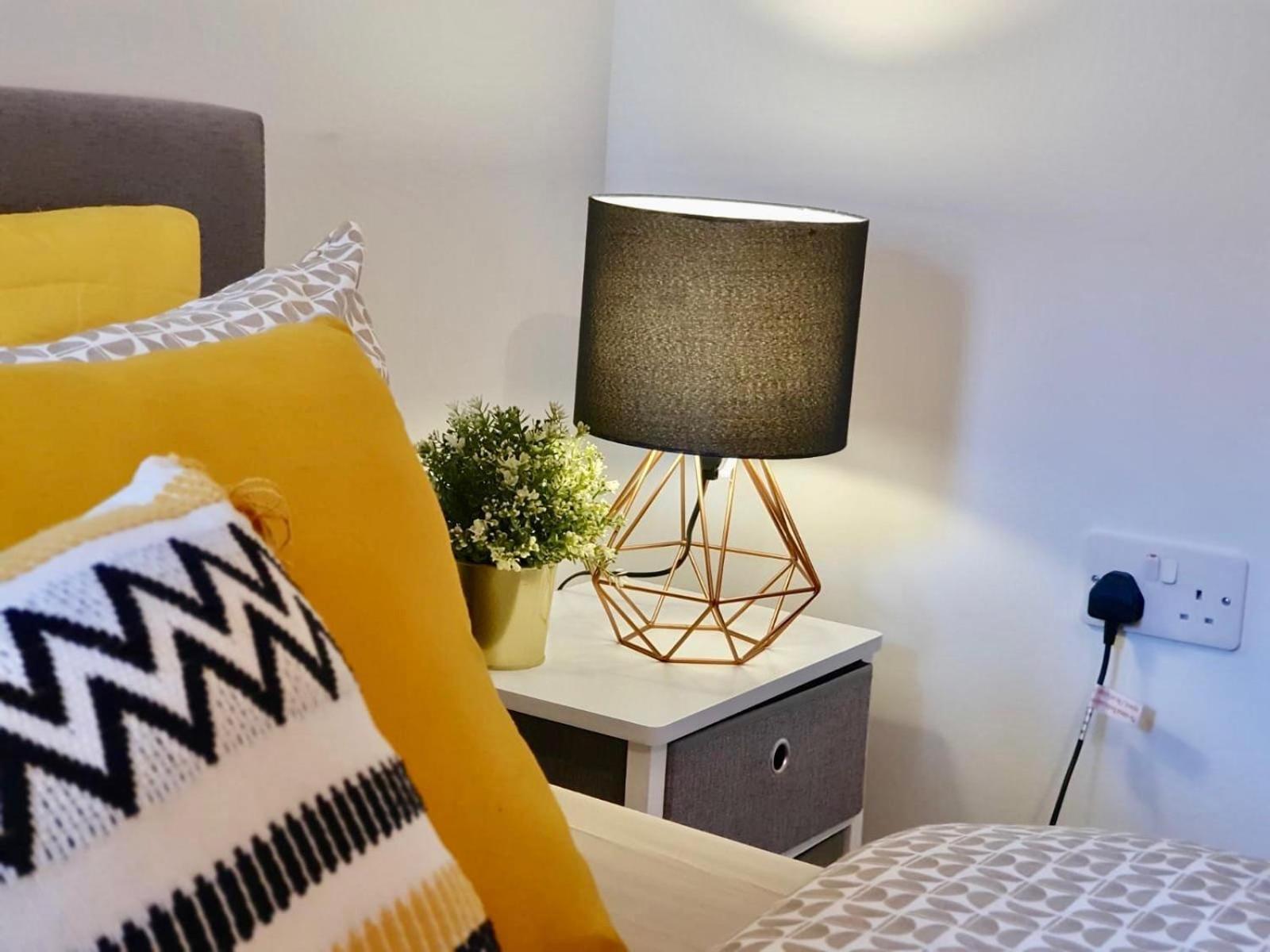 Opp Liverpool - Perfect For Contractors And Travellers, Big Savings Booking 4 Nights Or More!アパートメント 部屋 写真