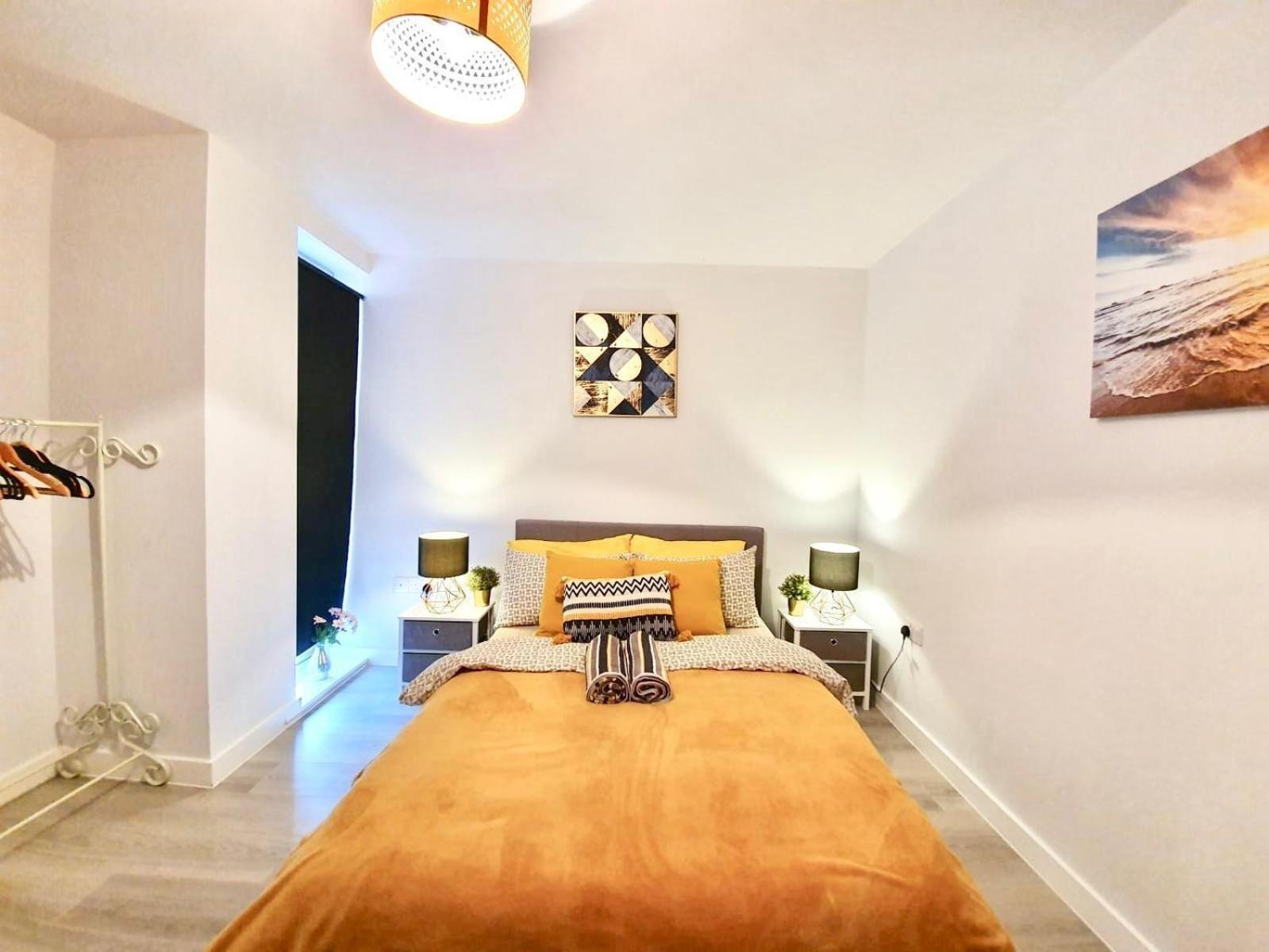 Opp Liverpool - Perfect For Contractors And Travellers, Big Savings Booking 4 Nights Or More!アパートメント 部屋 写真