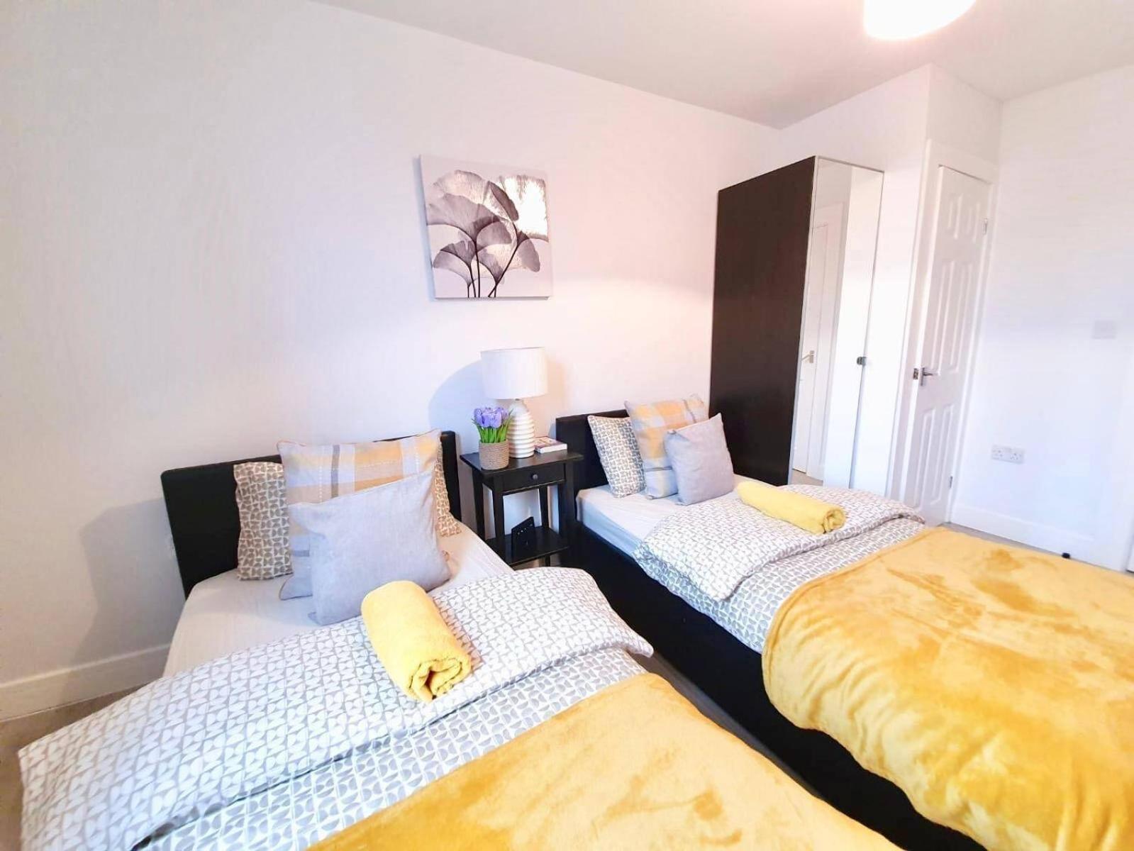 Opp Liverpool - Perfect For Contractors And Travellers, Big Savings Booking 4 Nights Or More!アパートメント 部屋 写真